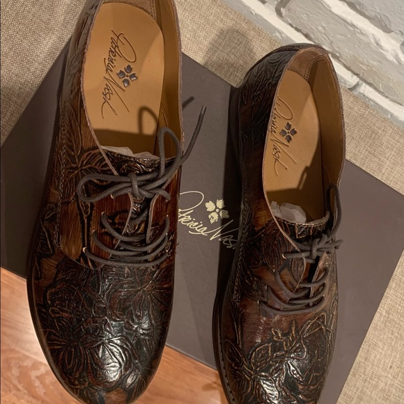 Patricia Nash Silvio Leather Round Toe Oxfords - Picture 8 of 8